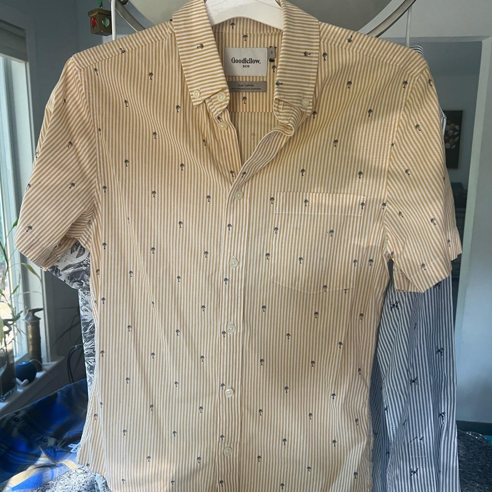 Mens short sleeve button down shirt small yellow stripe with palm trees